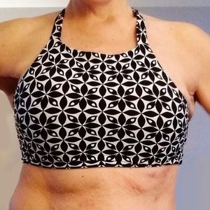Fused Hawaii XL Mauna Kea BikiniTop, EUC, Black and White graphic print,